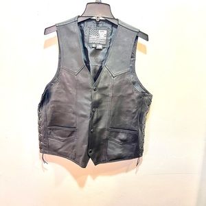 Black leather vest size 42 bikers dream apparel